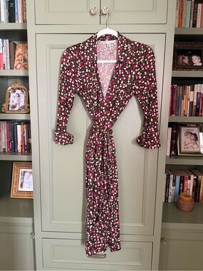 Iconic Diane von Furstenberg Silk Wrap Midi Dress Sz 4 Like New Geometric Print